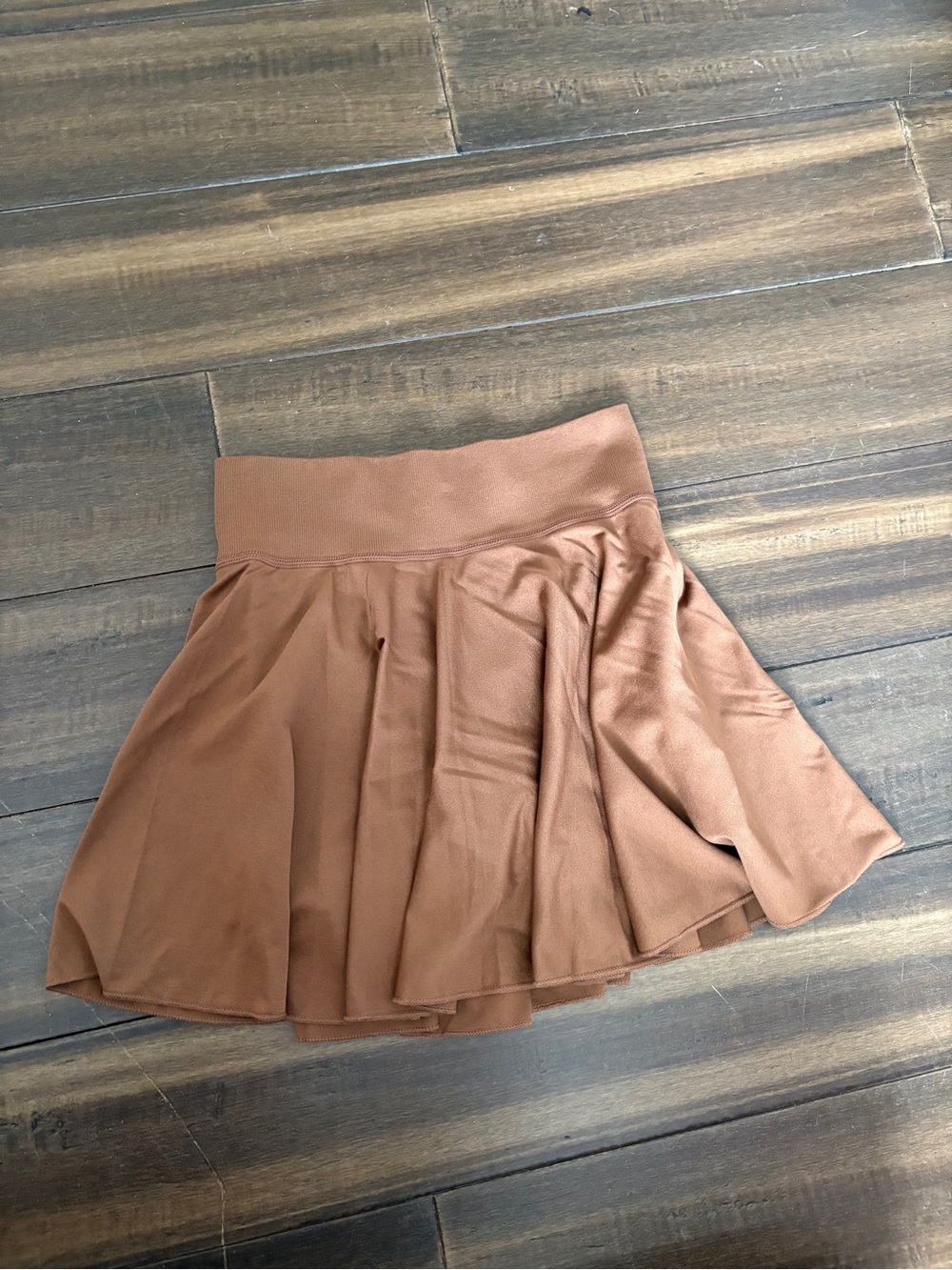 NWOT Sz S OQQ Brown Flowy Pleat-like Athletic Athleisure Mini Skort, Stretchy